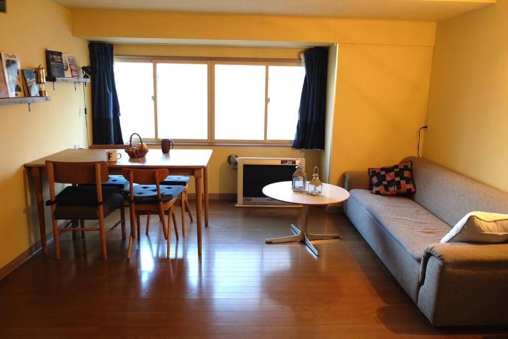 Apartment 宿泊×編集事務所×土産物店「あさひかわ編集室」 Asahikawa